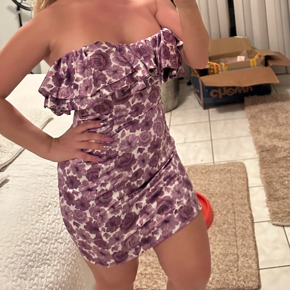 Oh Polly dress, satin stretchy thick material